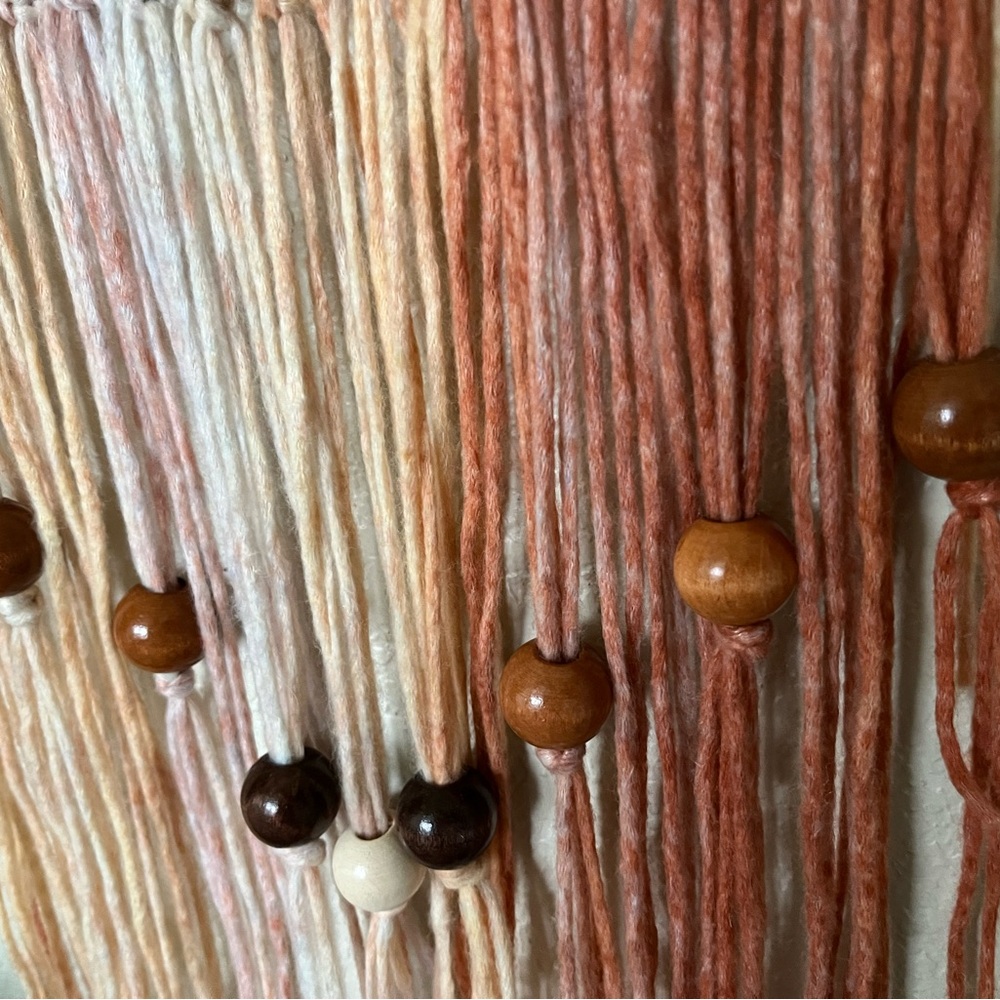 Handmade macrame wall hanging - Picture 4 of 4